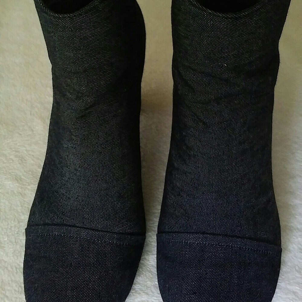 Aerosoles Scroll Book blue denim heeled bootie